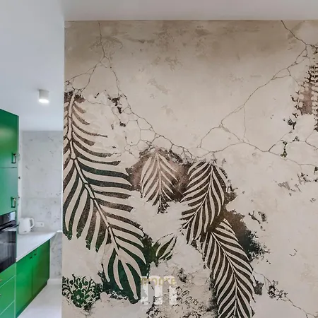 Tropical Jungle Apartament * 奥特沃茨克